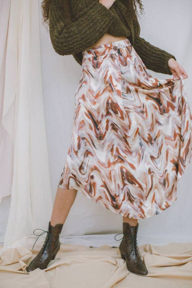 Asymmetric Skirt print