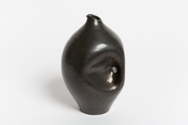 Suzanne Ramie — vase in metallic black