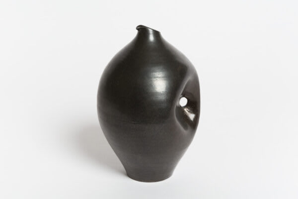 Suzanne Ramie — vase in metallic black