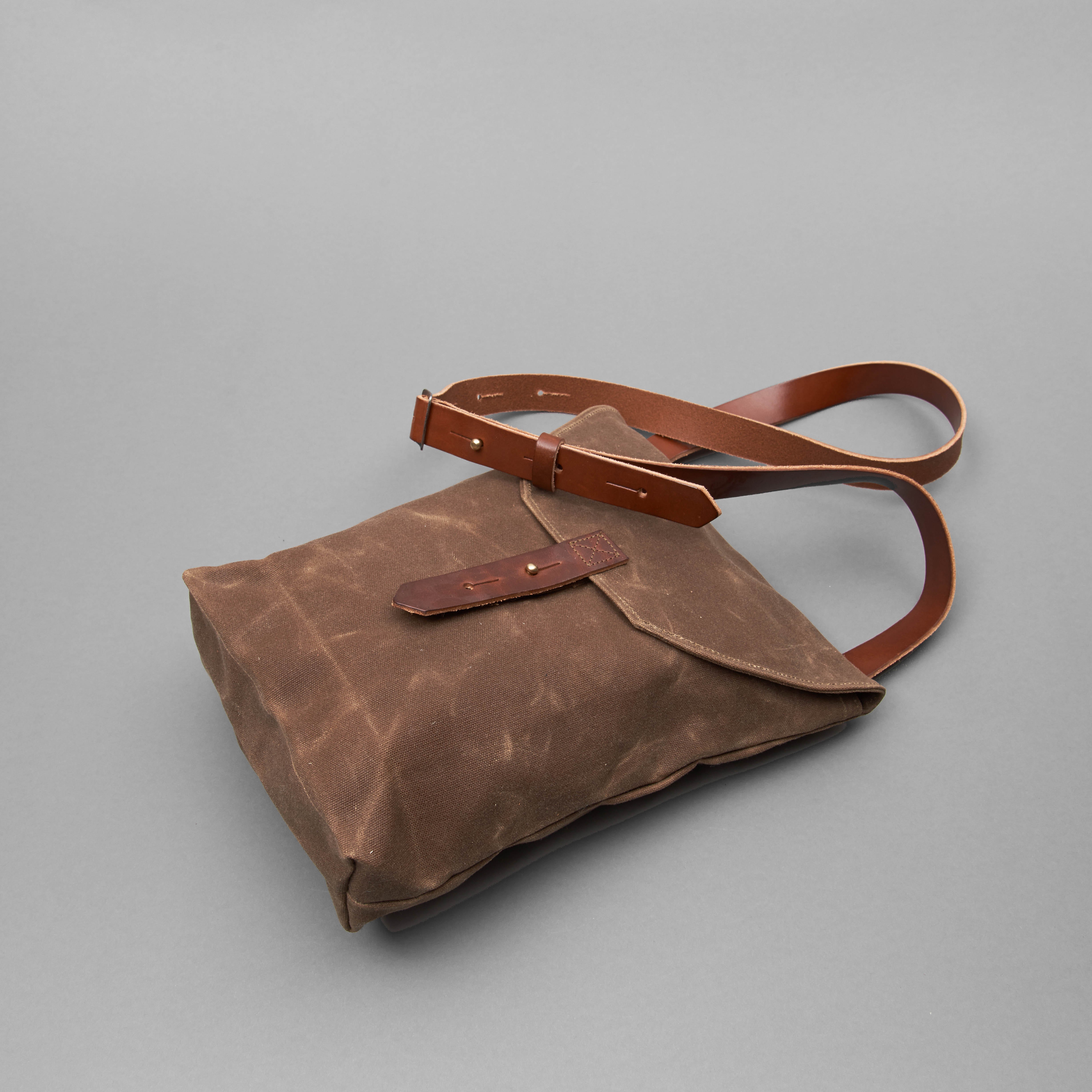 The Small Hunter Satchel