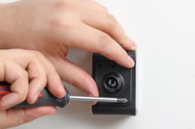 Active holder with USB-cable and cig-plug adapter for CAT B100