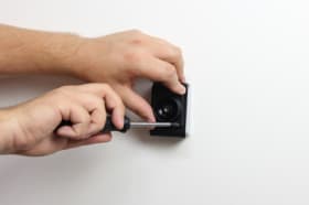 Active holder for fixed installation for Apple iPad Mini 2019