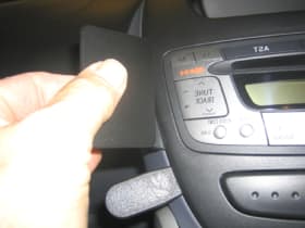 ProClip for Toyota AYGO 06-14 (RHD)