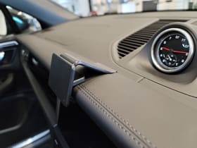 ProClip for Porsche Macan 21-24 (RHD)