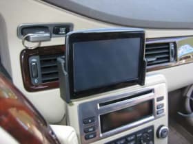 Passive holder with tilt swivel for TomTom Start 25
