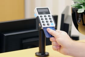Passive holder with tilt swivel for iZettle Reader