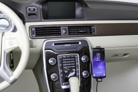 Active holder with cig-plug for Samsung Galaxy S9