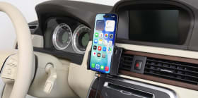 Active holder with USB-cable and cig-plug adapter for Apple iPhone Air