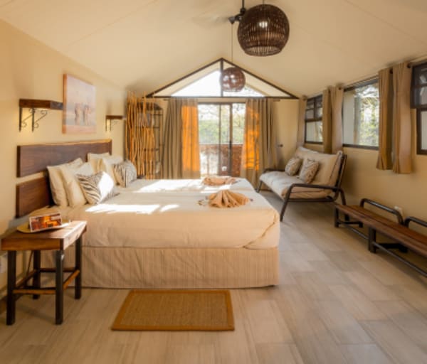 9 Day Canyons, Dunes & Wildlife Lodge & Camping Safari - 2