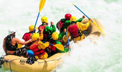 Aventura de rafting y tirolesa en Cuzco - 7