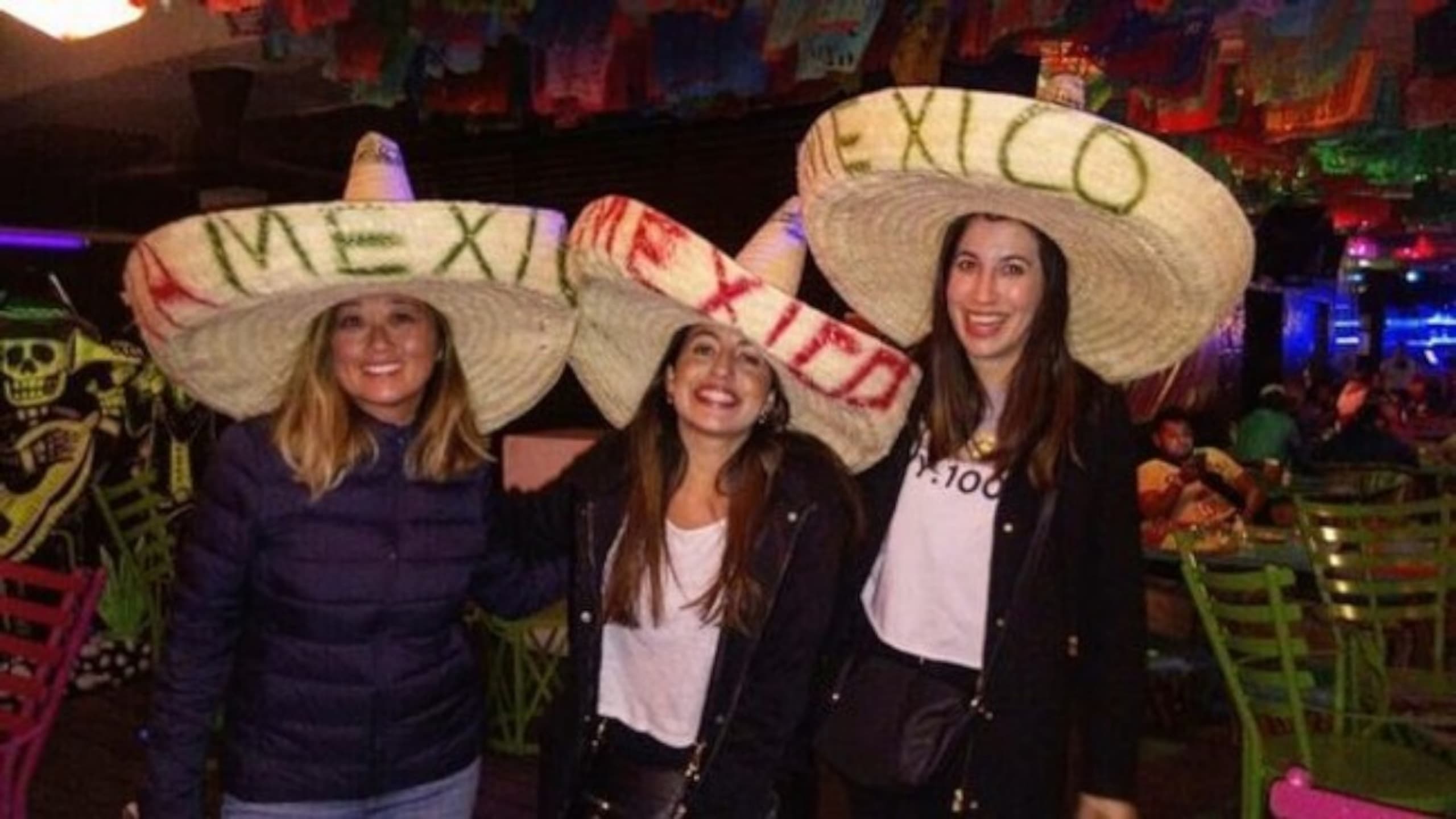 Nightlife Mexican Tour: Cantinas Mariachi and Lucha Libre - 5