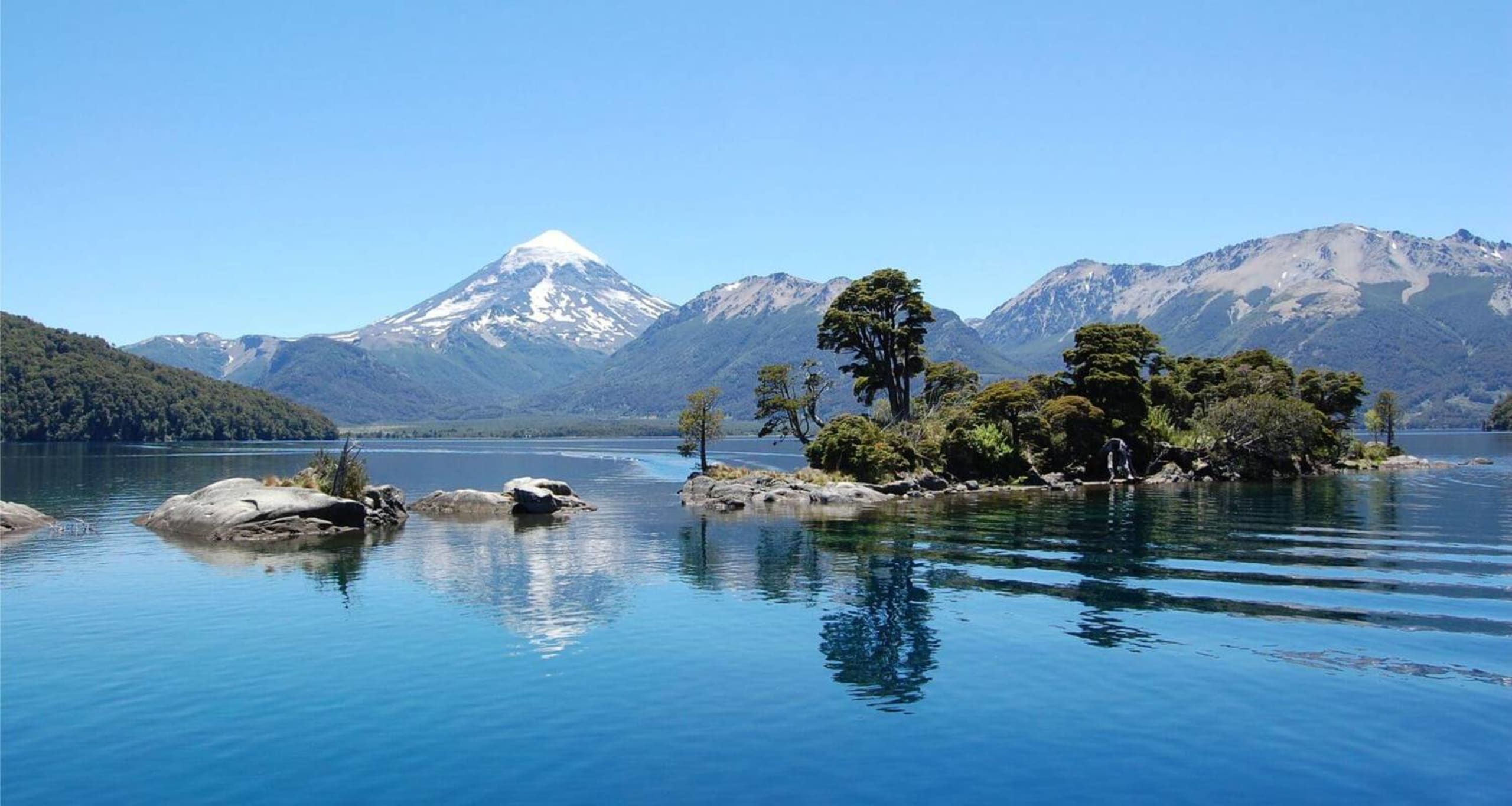 <a href="https://baboo.travel/trips/honeymoon-glamping-in-patagonia">Villa La Angostura, Bariloche & San Martin de los Andes</a>