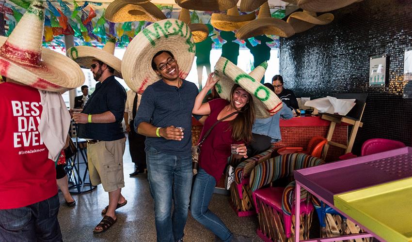 Nightlife Mexican Tour: Cantinas Mariachi and Lucha Libre - 6