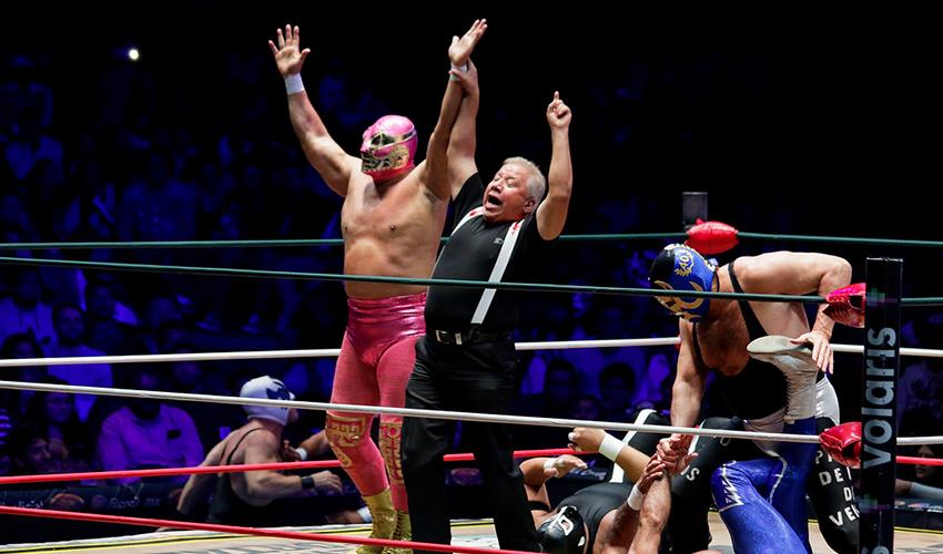 Nightlife Mexican Tour: Cantinas Mariachi and Lucha Libre - 7