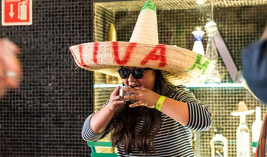 Nightlife Mexican Tour: Cantinas Mariachi and Lucha Libre - 8