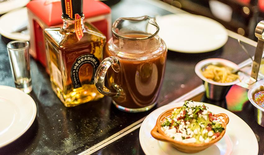 Nightlife Mexican Tour: Cantinas Mariachi and Lucha Libre - 13