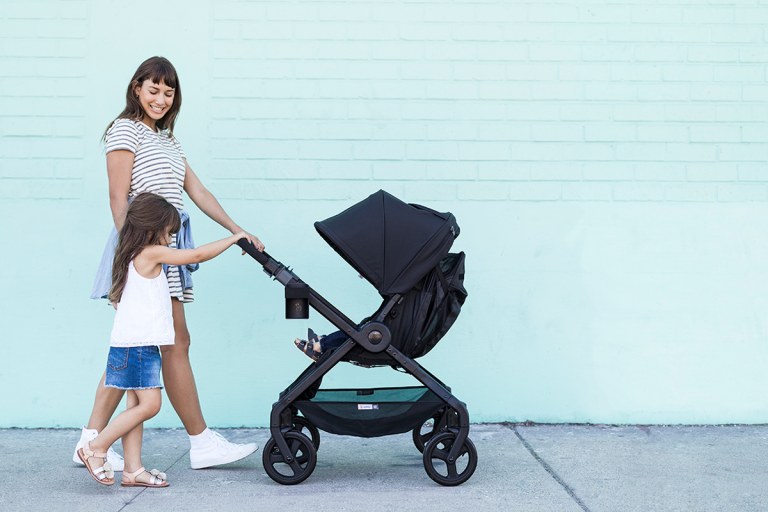 lightweight stroller with reversible seat