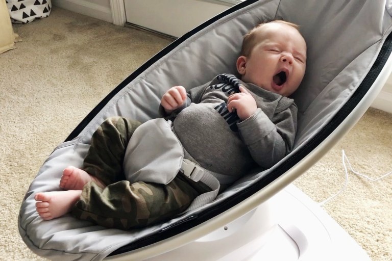 mamaroo newborn insert target