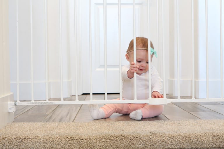 step to open baby gate