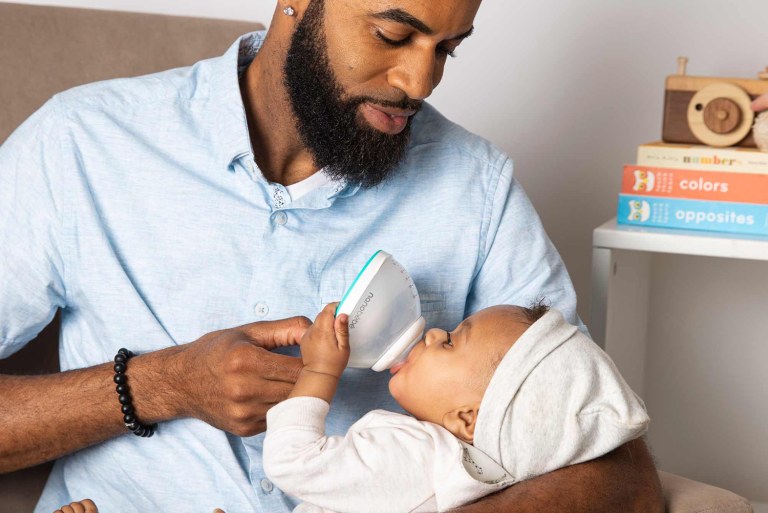 Nanobébé Makes Bottle-Feeding Smarter for Breastfed Babies.