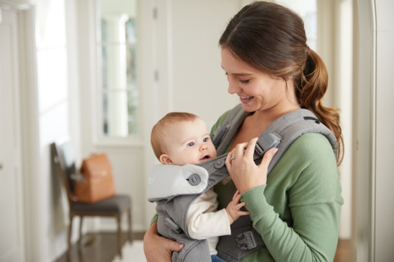 Video Review: The New Graco Baby Carrier is Extra Parent-Friendly.