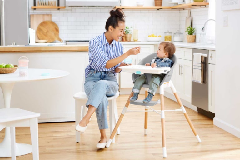 Video Unboxing: A 4-in-1 High Chair That Lasts for Ten Years.