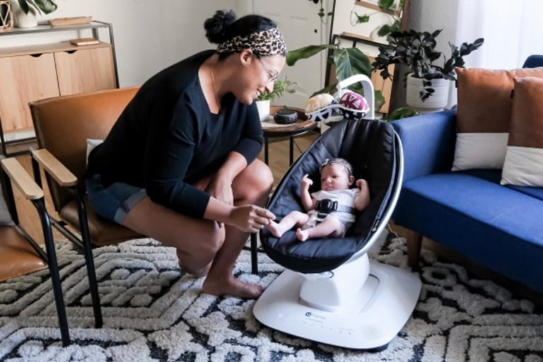 Video Unboxing: This Baby Swing Can Soothe Baby 25 Different Ways.