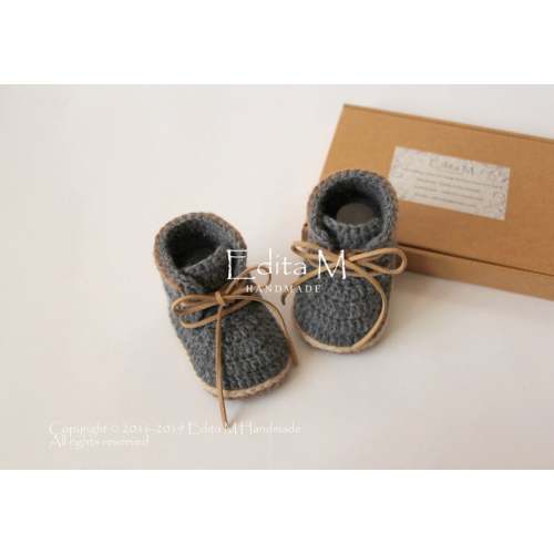unisex baby shoes for announcement