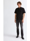 Wrangler jeans Greensboro Raven Ash pánske tmavo šedé