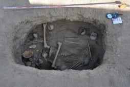penemuan ganja seberat 2kg di makam mayat