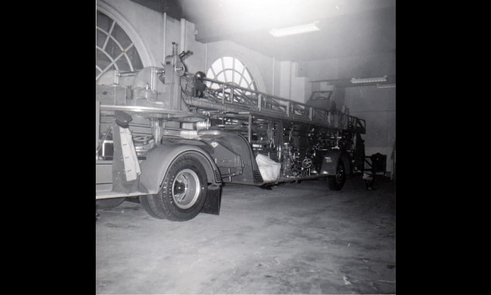 King Seagrave 100'  Tiller Aerial