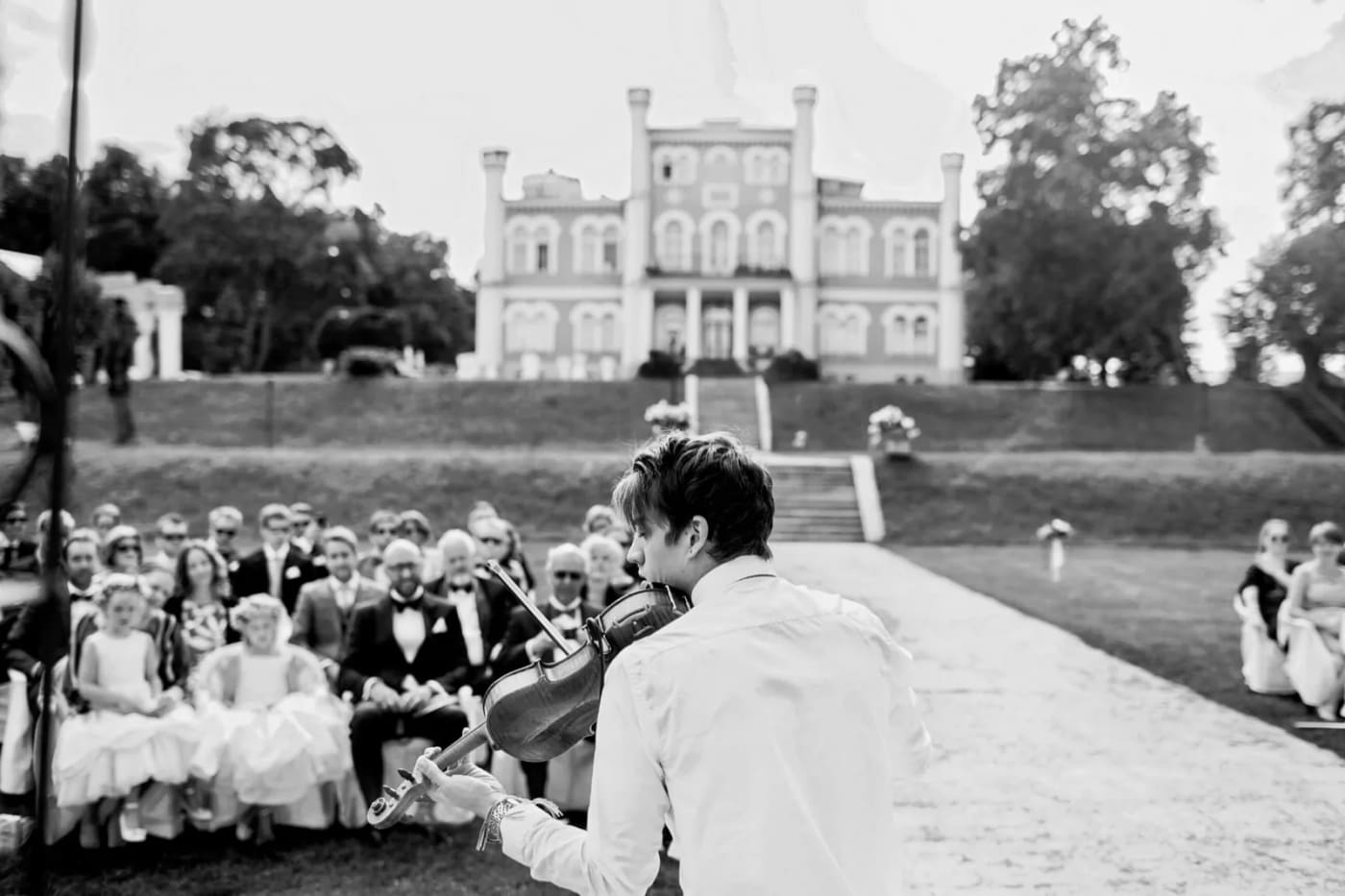 Joel Grainger performing for Wedding guests