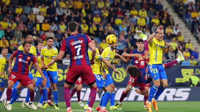 Info Main Bola Cadiz Vs Barcelona: Gol Salto Joao Felix Menangkan El Barca