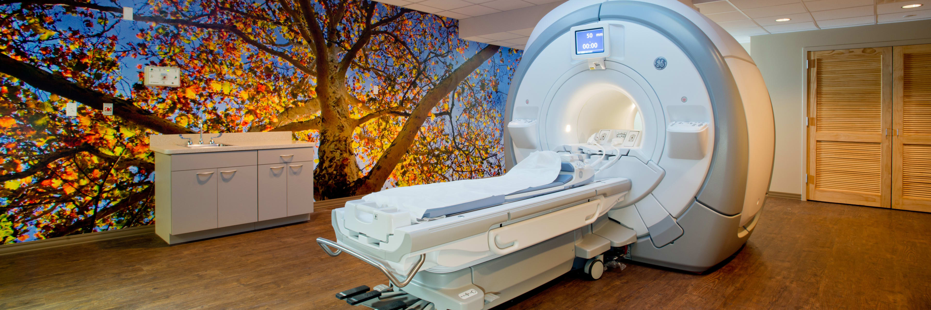mri machine in open room