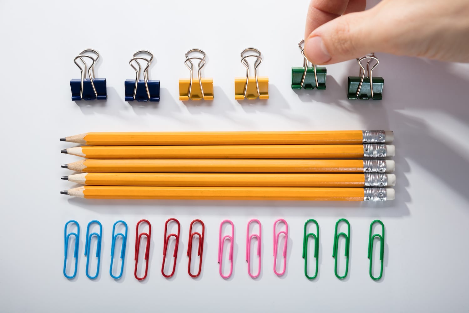 Lining up paper clips