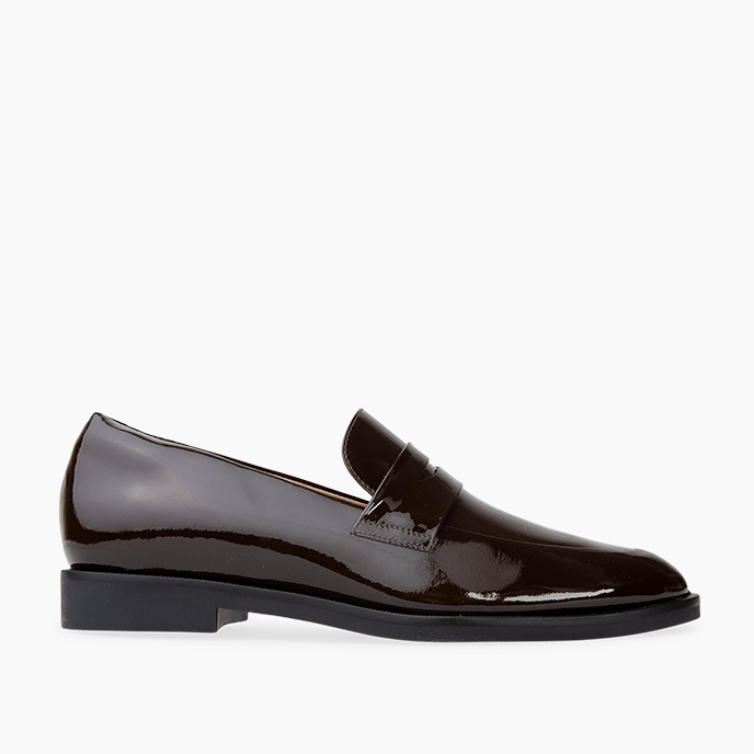 Hummingbird Dark Oak Patent Leather Loafers