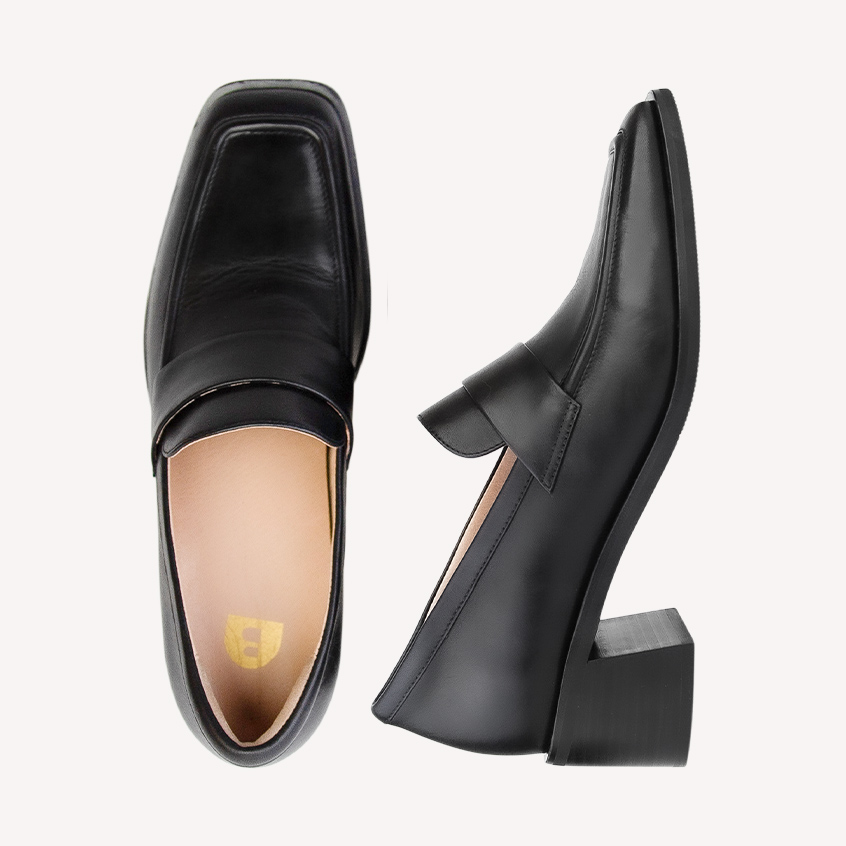 Murre Black Leather Low Heels