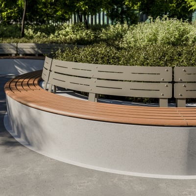 AF Curved Plinth Seat Convex Alugrain Golden Gum PC Mangrove