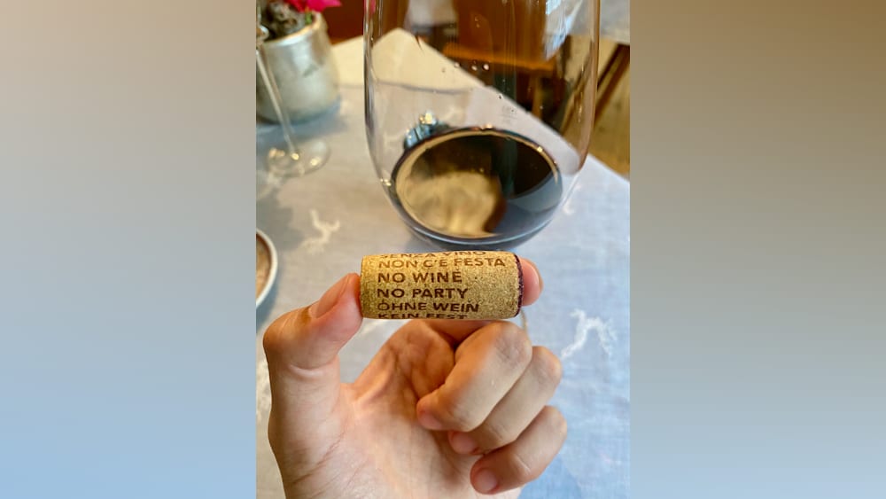 A wine cork with the words non-ce feist written on it.