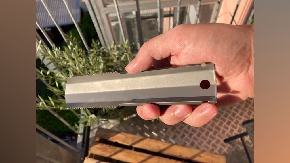 The trowel (shit shovel)