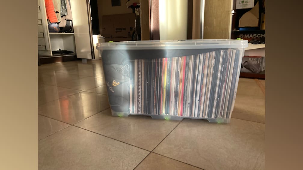 42 kilos of vinyl
