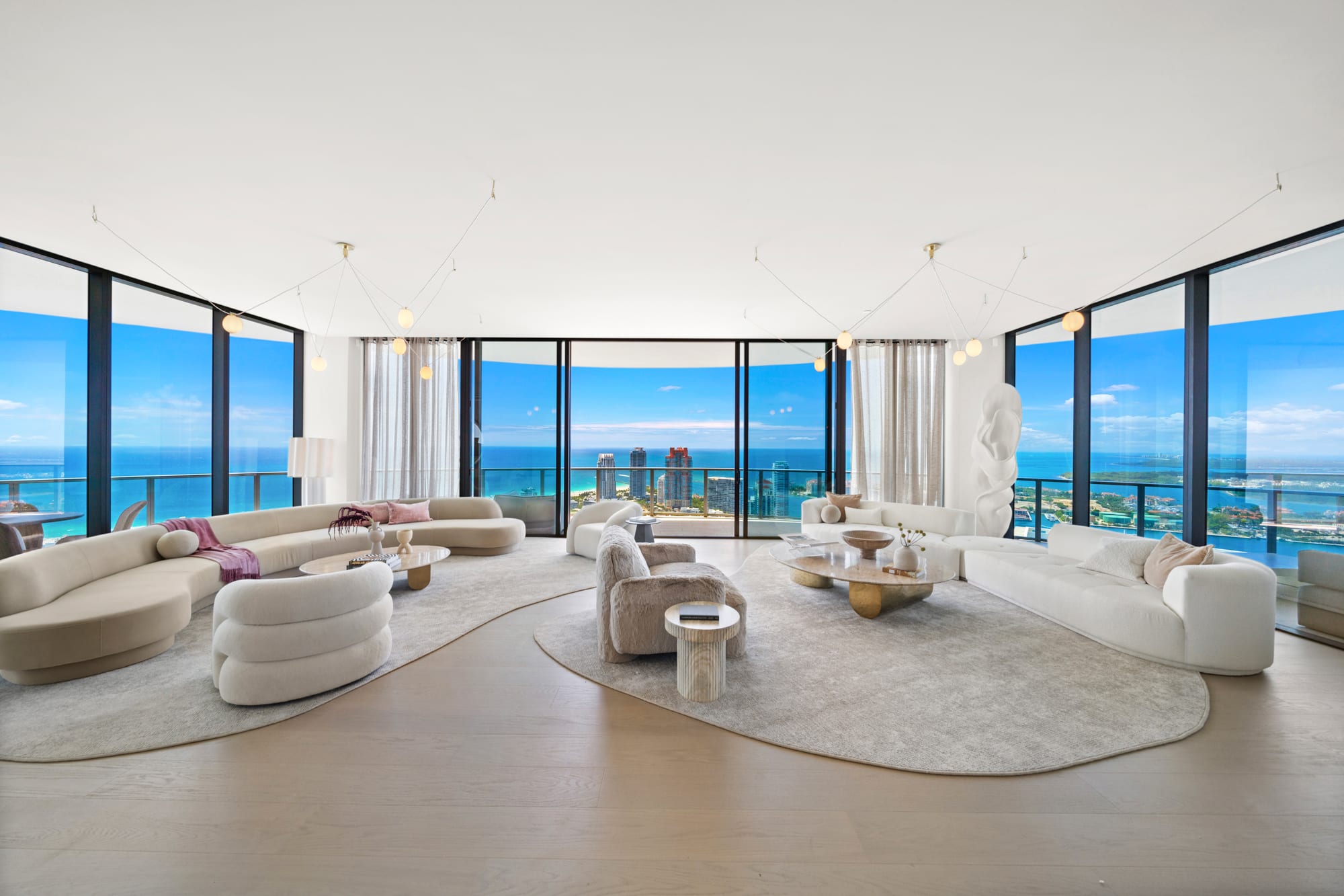 luxury-real-estate-agent-enzo-rosani