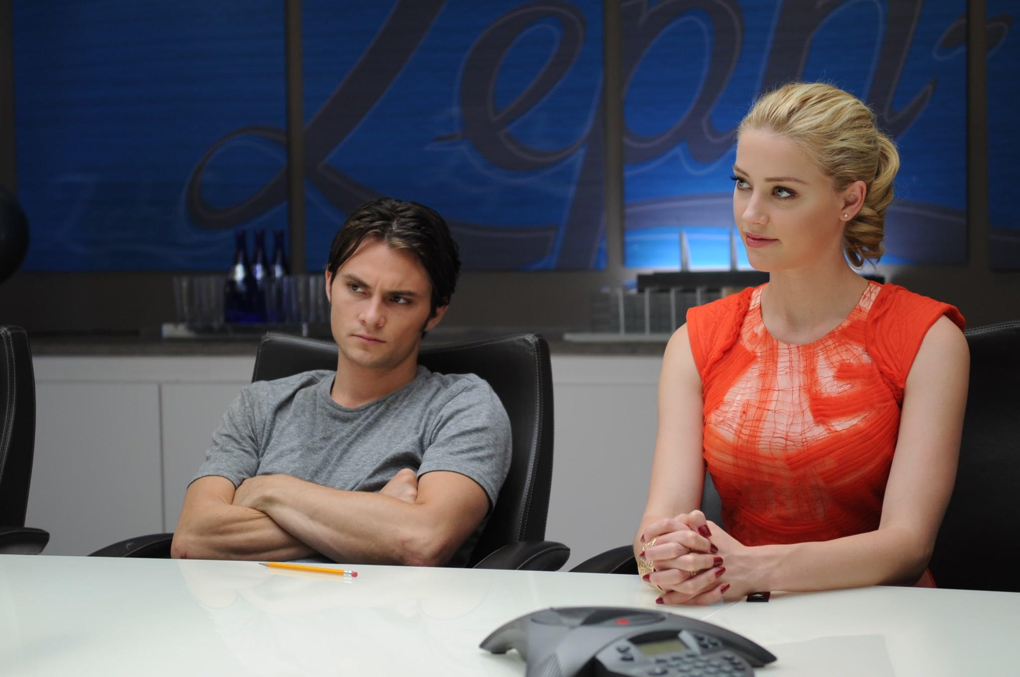 Syrup (2013): фильм-сатира о маркетинге, брендах и манипуляции потребителем