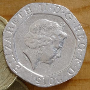 оптимизированная с помощью Optimizilla фотография монеты