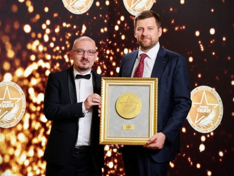 Вручение премии «Номер один» Основатель агентства BARSAN Дмитрий Бартошевич и директор белорусского офиса Hörmann Сергей Кобринец на вручении премии «Номер один».