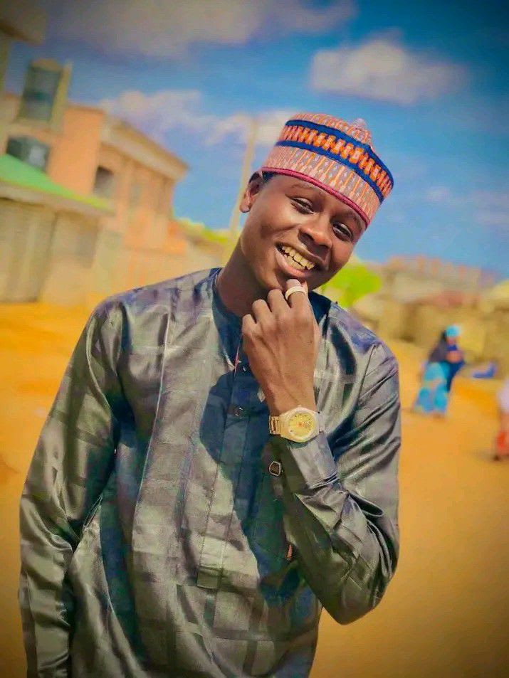 DUNIYAR MASOYA ♥️ (danbroka.base.eth) Farcaster social identity (Fname handle) PFP