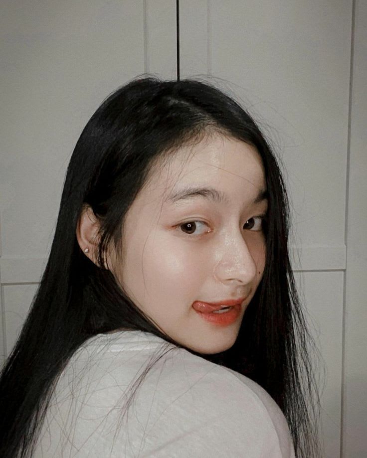 BaseGirlZee (hajienji) Farcaster social identity (Fname handle) PFP