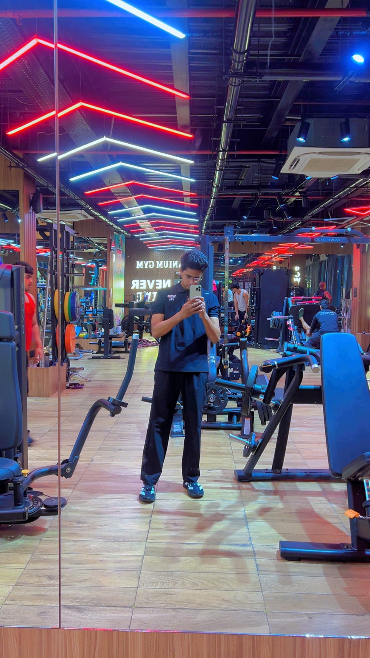 Maroof Ahmad (cillionaire) Farcaster social identity (Fname handle) PFP