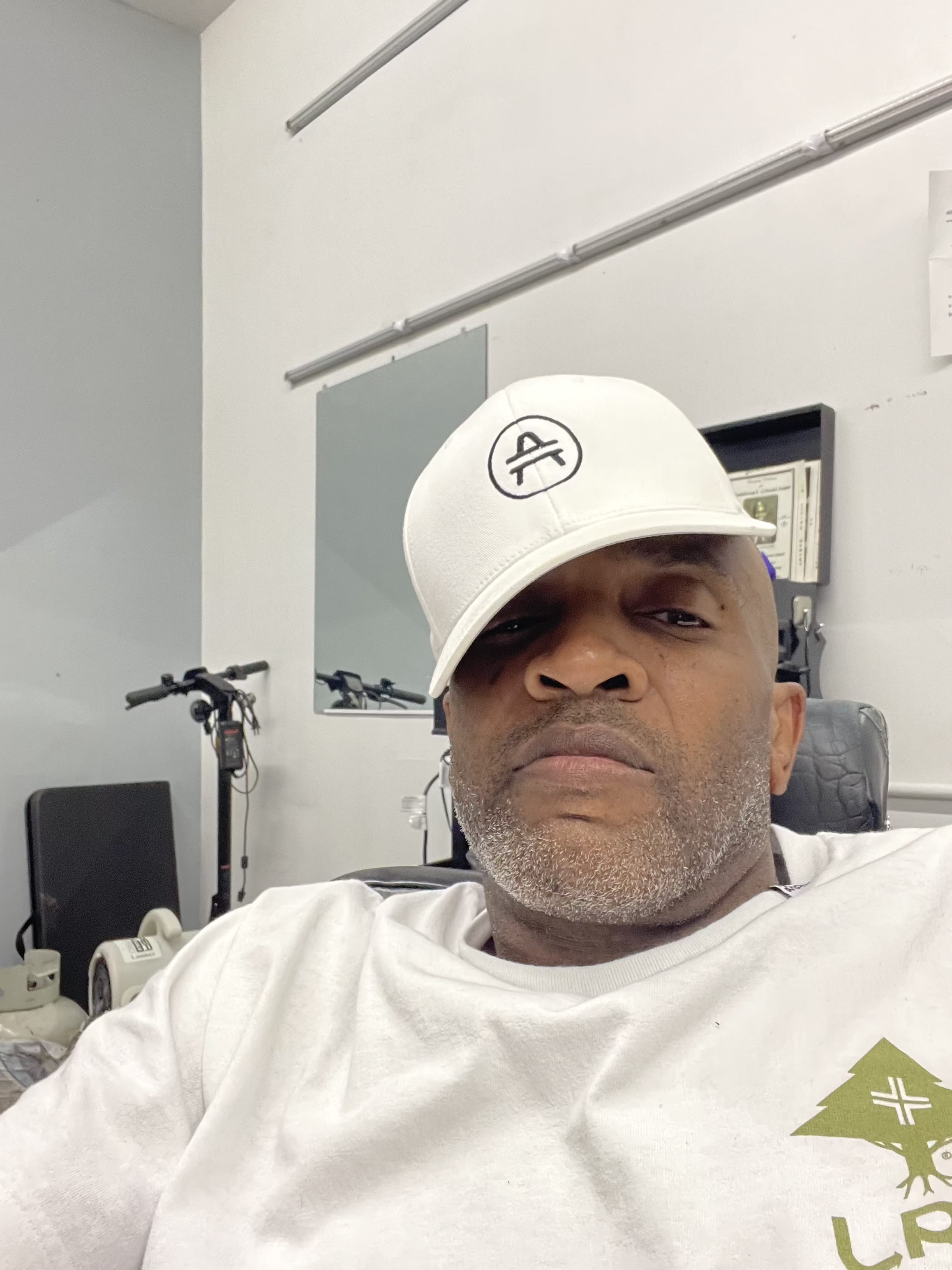 jjshaq.base.eth Basenames (.base.eth domains) based on ENS PFP