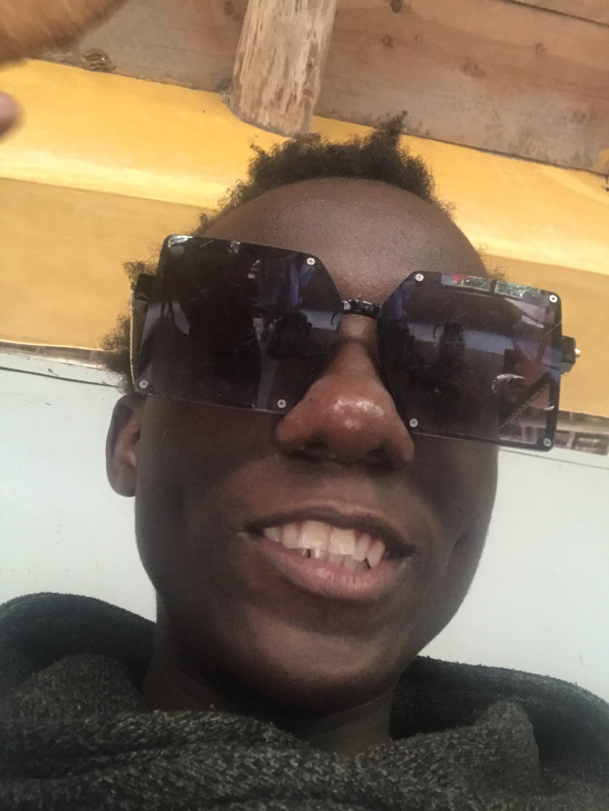 Oluu's Farcaster avatar